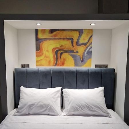 Faronita - Luxury Apt In The Heart Of Kalamata Esterno foto