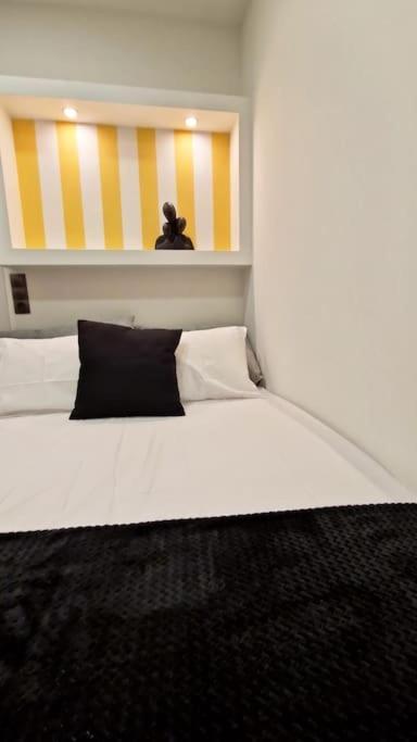 Faronita - Luxury Apt In The Heart Of Kalamata Esterno foto