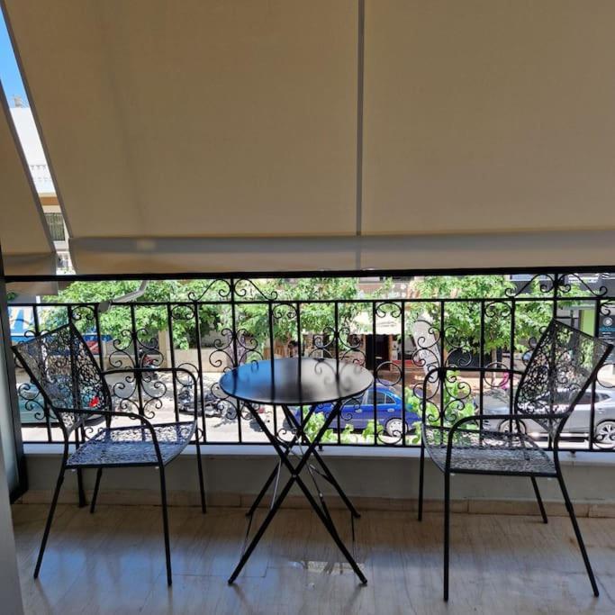 Faronita - Luxury Apt In The Heart Of Kalamata Esterno foto